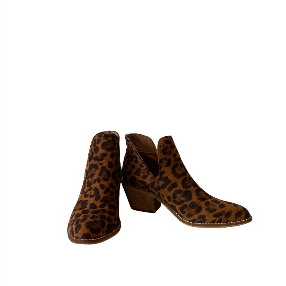 BEAST Sunny Chop Out Style Fall Leopard Print Booties 8
